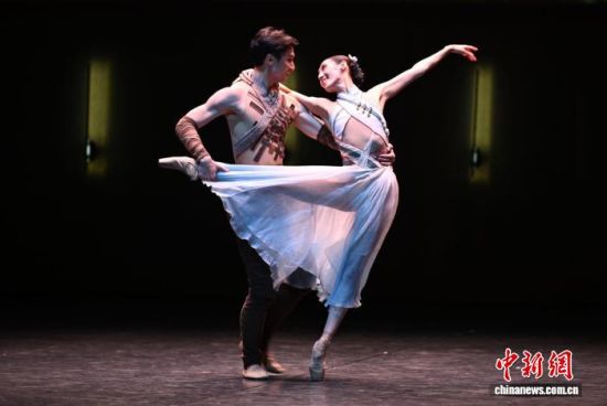 中外芭蕾舞者在沈陽角逐“足尖”賽事